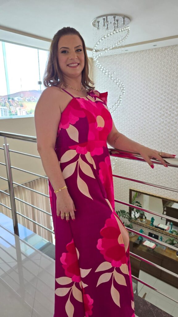 Coragem e Resiliência: A Trajetória de Alyne Demartini no Mundo dos Negócios Coragem e Resiliência: A Trajetória de Alyne Demartini no Mundo dos Negócios