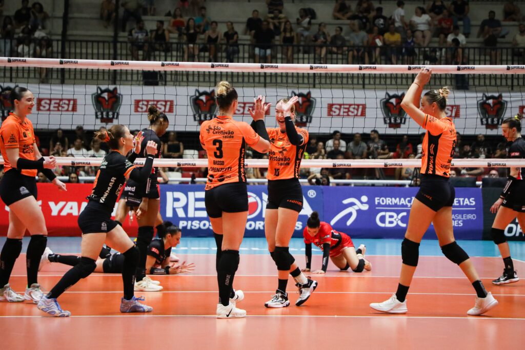 Osasco Domina o Sesi-Bauru e Conquista Posição no G-4 da Superliga Feminina