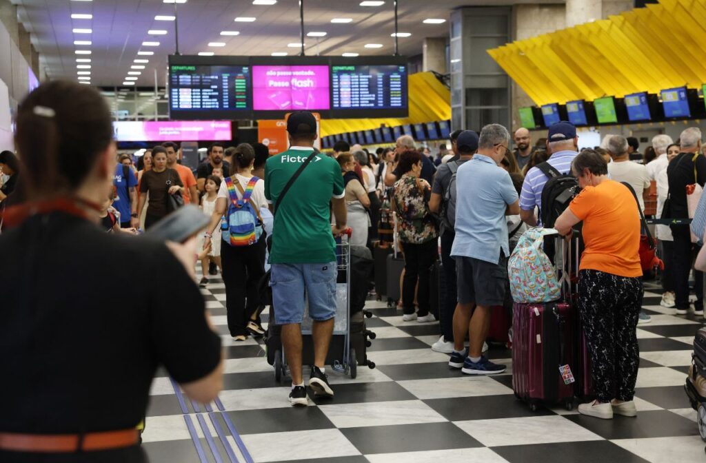 Procon-SP Autua 25 Empresas em Fiscalização nos Aeroportos e Rodoviárias