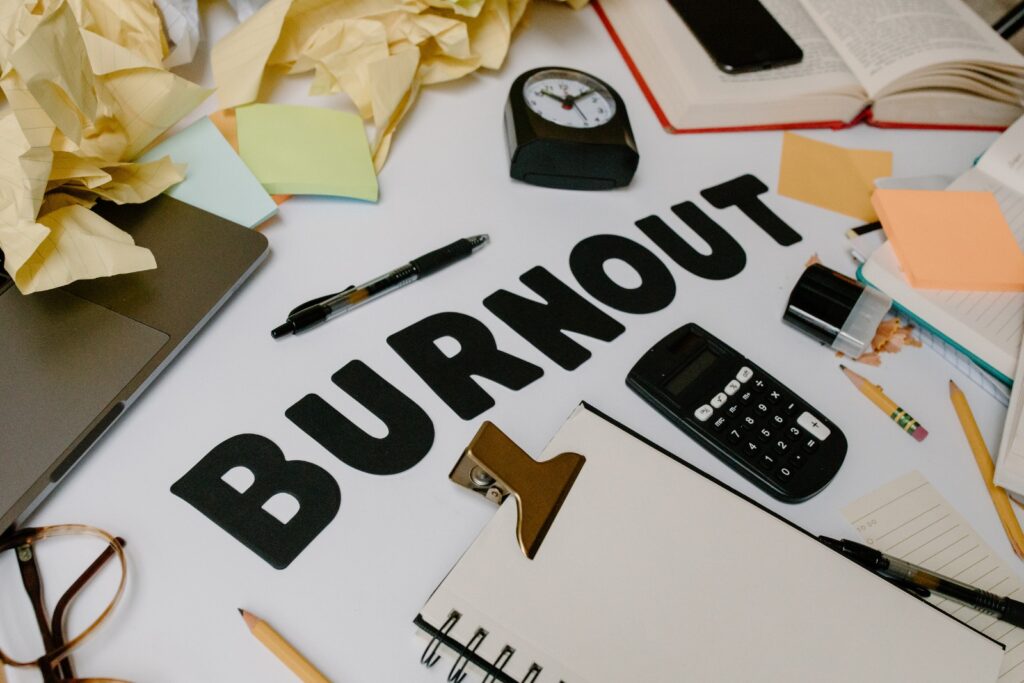 Como Identificar a Síndrome de Burnout: Especialista Analisa Sinais de Esgotamento Mental