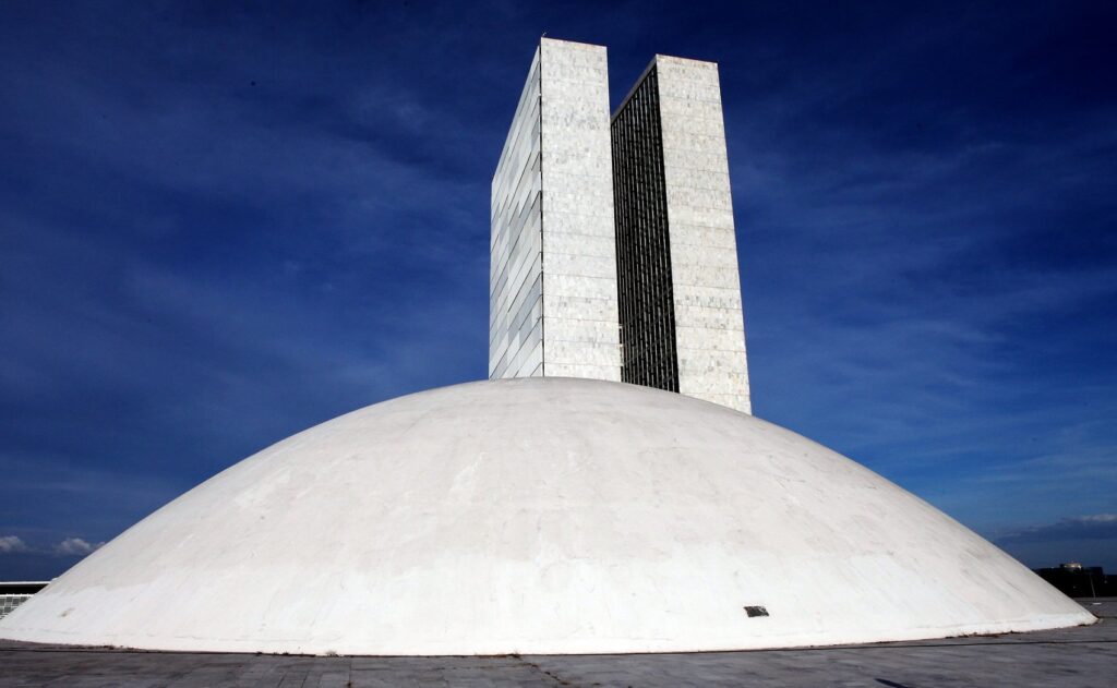 Educação Física: Projeto de Lei Exige Formação e Registro de Professores