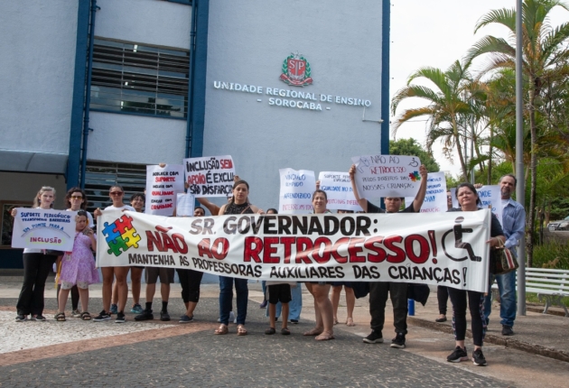 Famílias Atípicas Protestam em Sorocaba contra Decisão de Tarcísio Famílias Atípicas Protestam em Sorocaba contra Decisão de Tarcísio