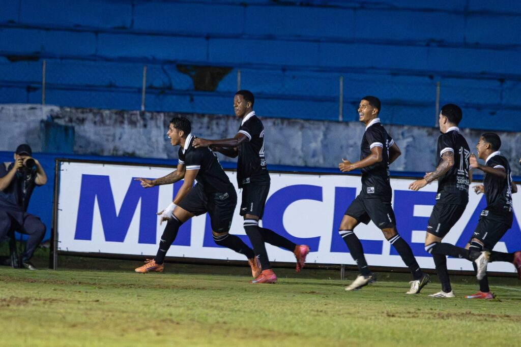São Paulo e Botafogo Brilham na Copinha; Próximos Desafios à Vista