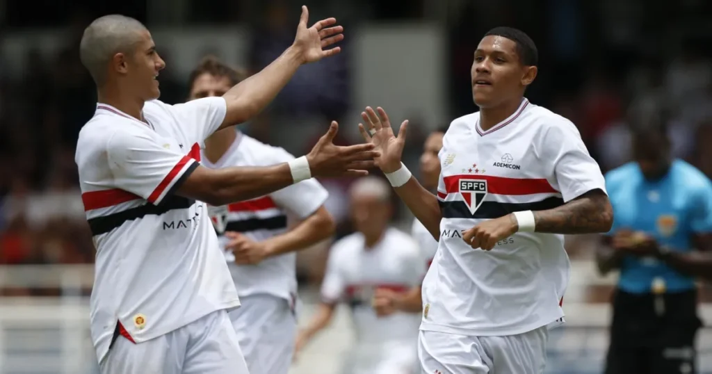 São Paulo inicia Copinha 2026 com vitória sobre Maruinense: Gol Olímpico e domínio na partida