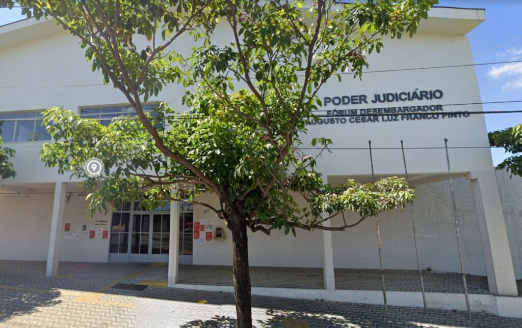 Clientes de Câmbio em SP Denunciam Prejuízos de Mais de R$ 40 mil Clientes de Câmbio em SP Denunciam Prejuízos de Mais de R$ 40 mil