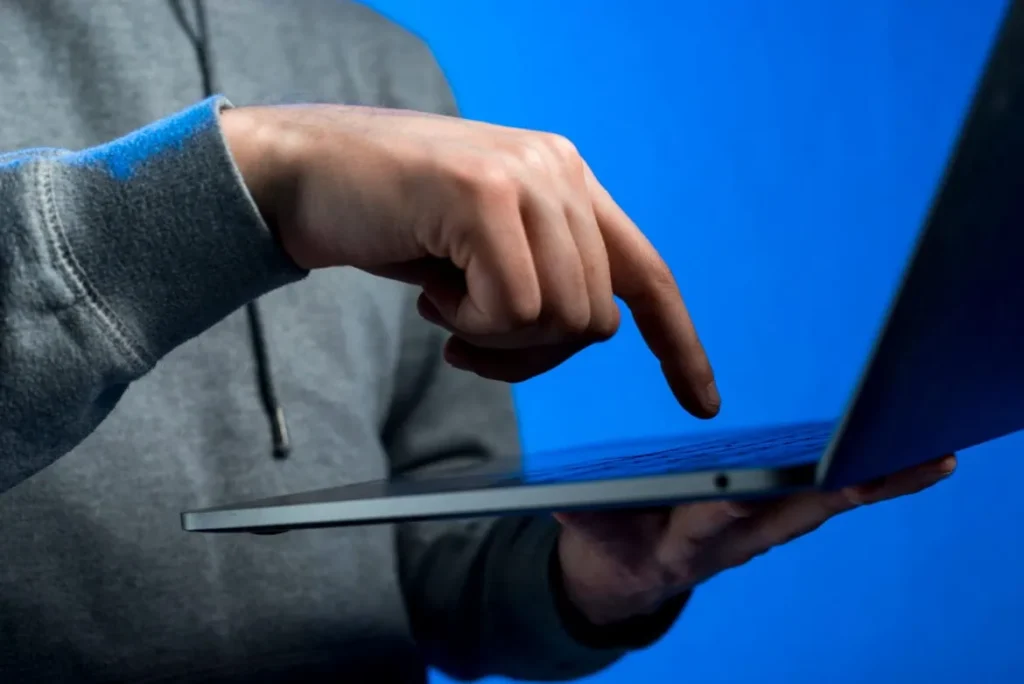 Cuidado com Golpes: Regularização do CNPJ e Descontos Falsos para Pequenos Negócios