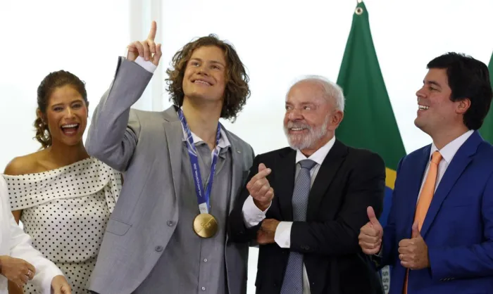 Lula Recebe Lucas Pinheiro, Medalha de Ouro nos Jogos de Inverno 2026 Lula Recebe Lucas Pinheiro, Medalha de Ouro nos Jogos de Inverno 2026