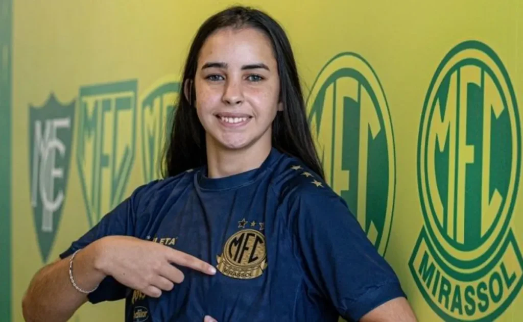 Mirassol apresenta treinadora de 19 anos para as categorias de base do futebol feminino Mirassol apresenta treinadora de 19 anos para as categorias de base do futebol feminino