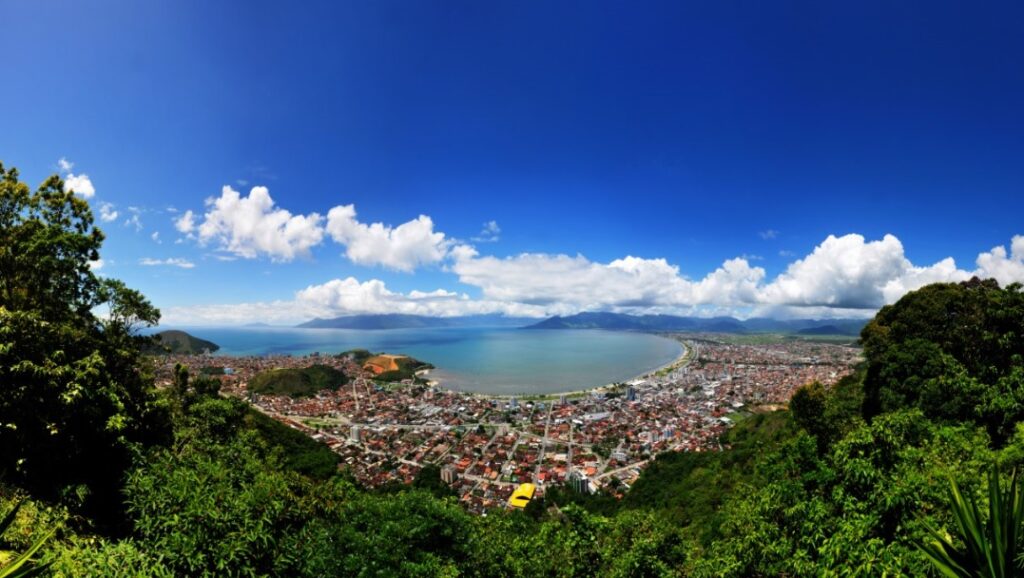 Verão no Clima: Educação Ambiental e Atrações Gratuitas em Caraguatatuba