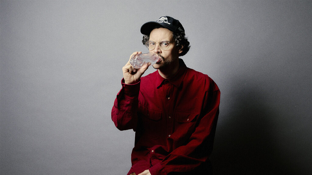 A Língua do Fogo: O Impactante Monólogo do Ator Vinícius de Souza no Teatro SESIMINAS