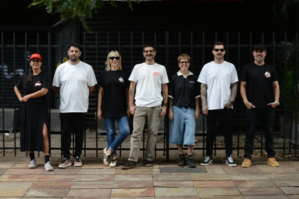 Camisetas como Identidade: O Novo Desejo dos Negócios Gastronômicos Camisetas como Identidade: O Novo Desejo dos Negócios Gastronômicos