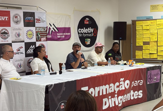 Dirigentes de Sorocaba se Aperfeiçoam na Formação Política da FEM-CUT/SP Dirigentes de Sorocaba se Aperfeiçoam na Formação Política da FEM-CUT/SP