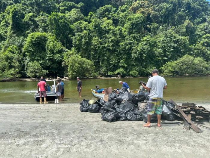 Mar Sem Lixo: Governo de SP Aumenta Retirada de Resíduos e Já Pagou Mais de R$ 1 Milhão a Pescadores Mar Sem Lixo: Governo de SP Aumenta Retirada de Resíduos e Já Pagou Mais de R$ 1 Milhão a Pescadores