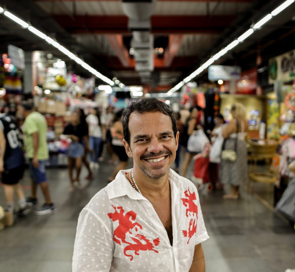 Marcelo Moutinho Retorna ao Conto com 'Gentinha': A Memória do Cotidiano Carioca