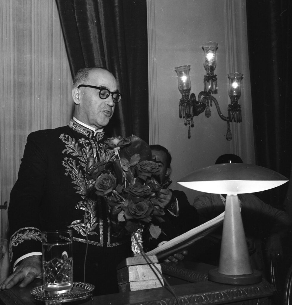 Nova Biografia de Guimarães Rosa: Uma Trajetória Multifacetada de 'Grande Sertão'