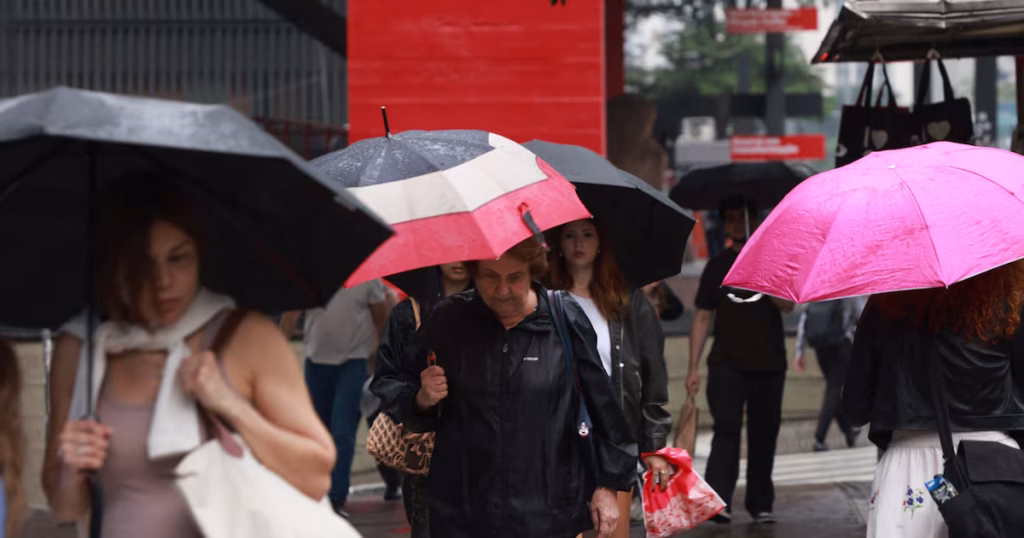 São Paulo em Alerta: Chuvas Intensificam Transtornos e Risco de Alagamentos