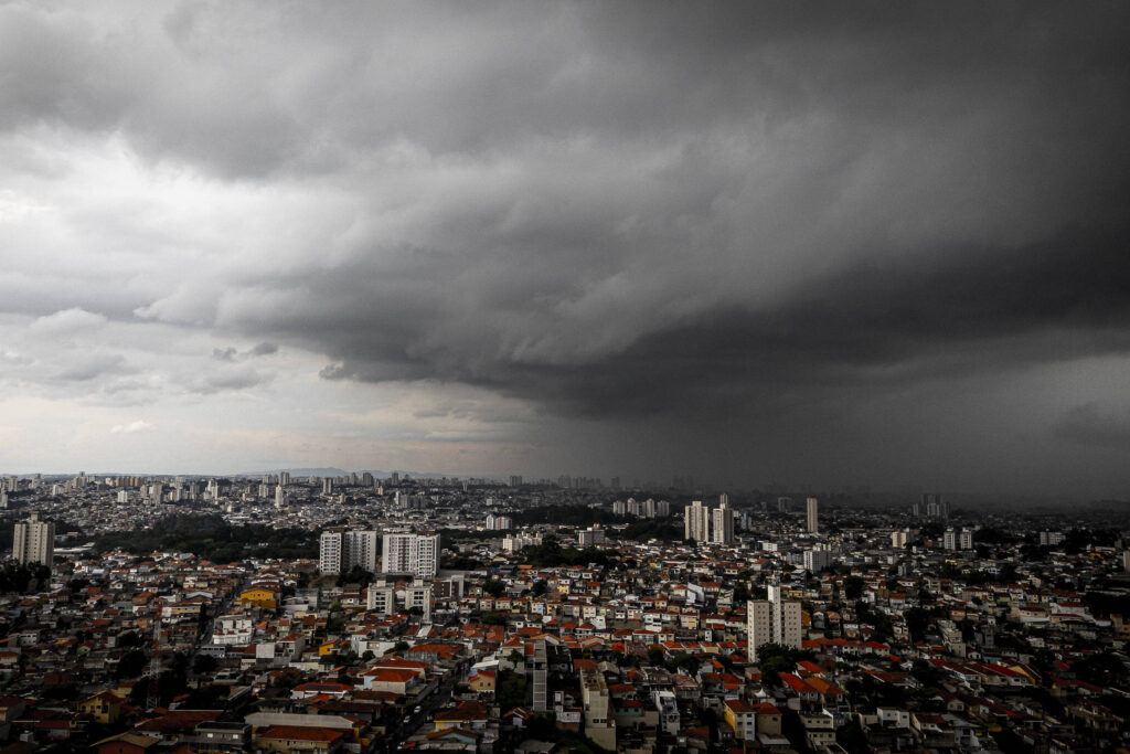 Tempestade em Sorocaba: tragédia deixa um morto após enxurradas Tempestade em Sorocaba: tragédia deixa um morto após enxurradas