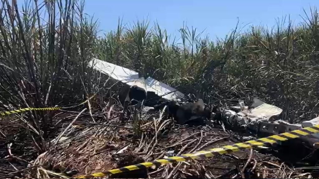 Avião com Licença Vencida Cai em Altair (SP) e Causa Morte de Piloto