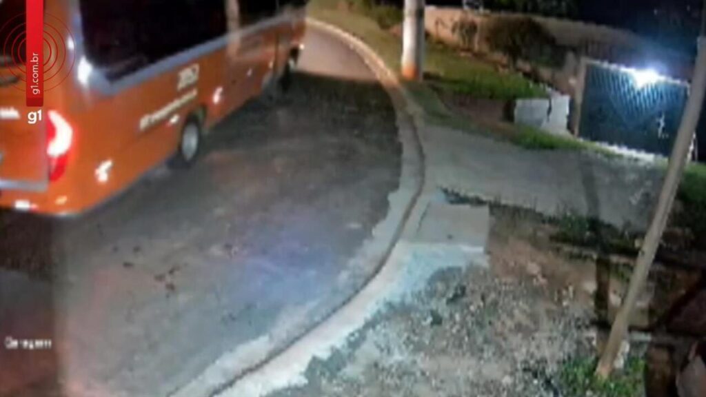 Ciclista Sofre Acidente Grave Após Derrapar e ser Atropelado por Ônibus em Itatiba