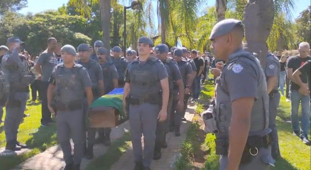 Conflito em Sorocaba Resulta na Morte de Policial e Três Suspeitos: PMs Afastados Conflito em Sorocaba Resulta na Morte de Policial e Três Suspeitos: PMs Afastados