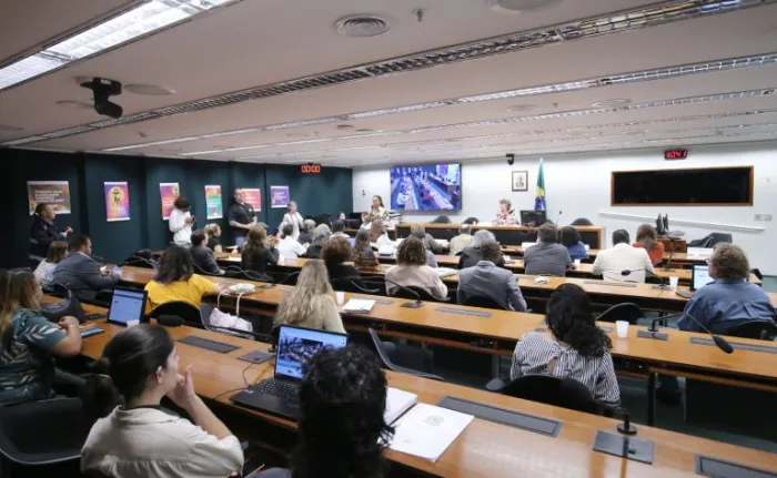 Estatuto do Trabalhador da Cultura: Proposta visa garantir direitos essenciais aos profissionais do setor Estatuto do Trabalhador da Cultura: Proposta visa garantir direitos essenciais aos profissionais do