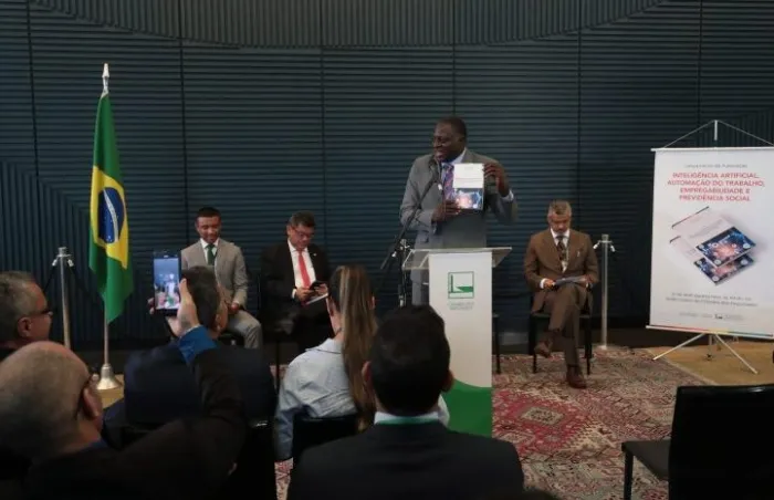 Estudo da Câmara: Os Efeitos da Tecnologia no Trabalho e na Economia Brasileira Estudo da Câmara: Os Efeitos da Tecnologia no Trabalho e na Economia Brasileira