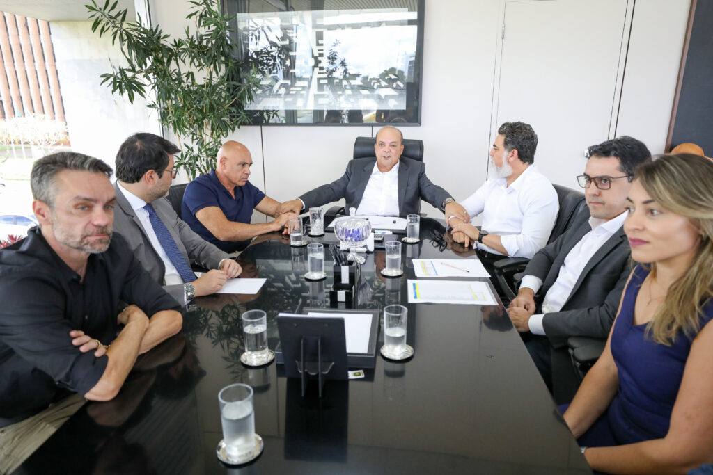 Governador Ibaneis Rocha autoriza a nomeação de mais de 1.154 profissionais de saúde no DF