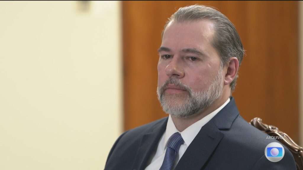 Investigações Revelam Vôo de Dias Toffoli em Avião de Empresa Ligada a Daniel Vorcaro