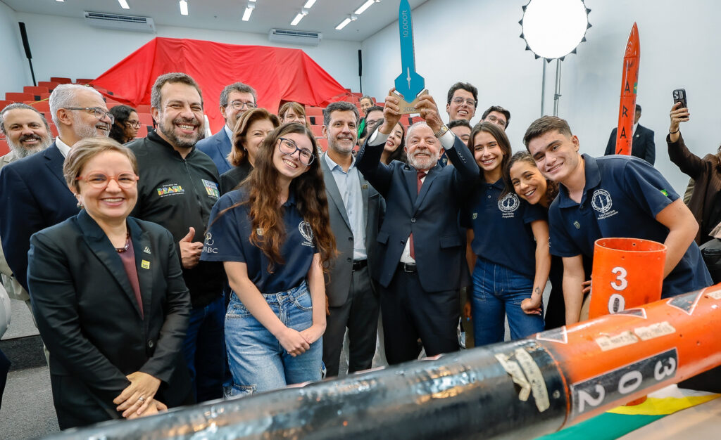 Lula Anuncia Novos Investimentos em Saúde e Educação em SP, Ignorados por Tarcísio Lula Anuncia Novos Investimentos em Saúde e Educação em SP, Ignorados por Tarcísio