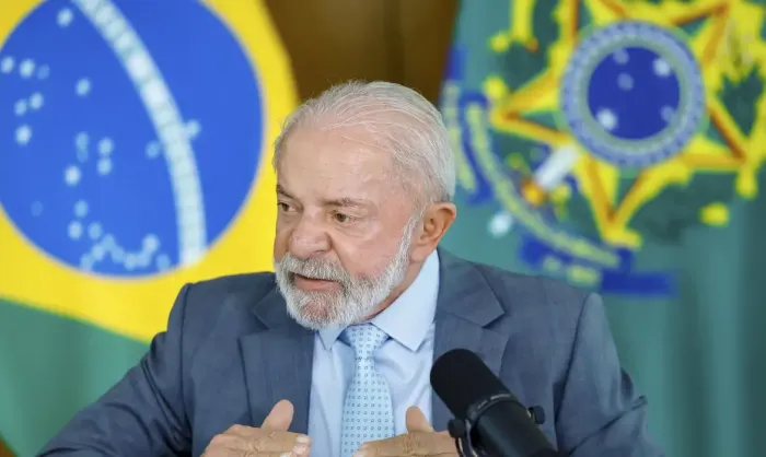 Lula Propõe Fim da Escala 6×1 e Redução da Jornada de Trabalho para 40 Horas Semanais Lula Propõe Fim da Escala 6x1 e Redução da Jornada de Trabalho para 40 Horas Semanais