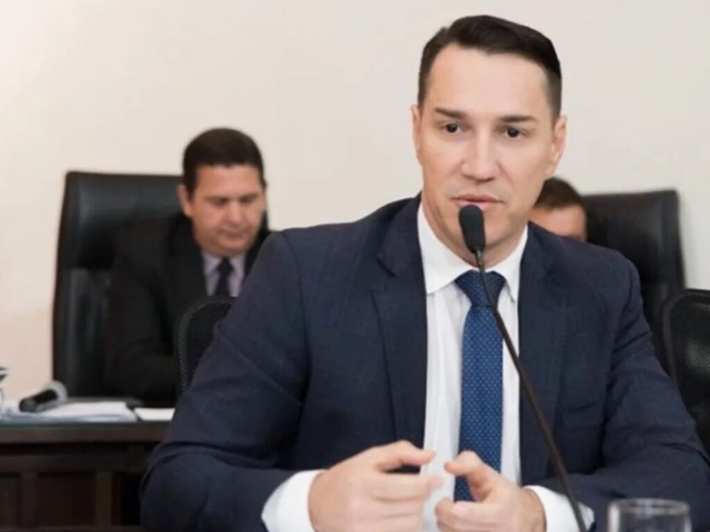 Ney Amorim Retorna à Secretaria de Esportes em Menos de Um Mês Após Exoneração Ney Amorim Retorna à Secretaria de Esportes em Menos de Um Mês Após Exoneração