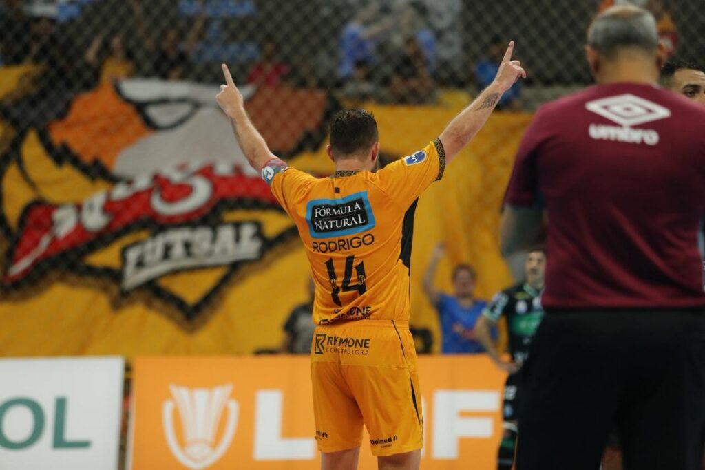 Sorocaba Vira o Jogo e Derrota Marreco com Dois Gols de Rodrigo Capita