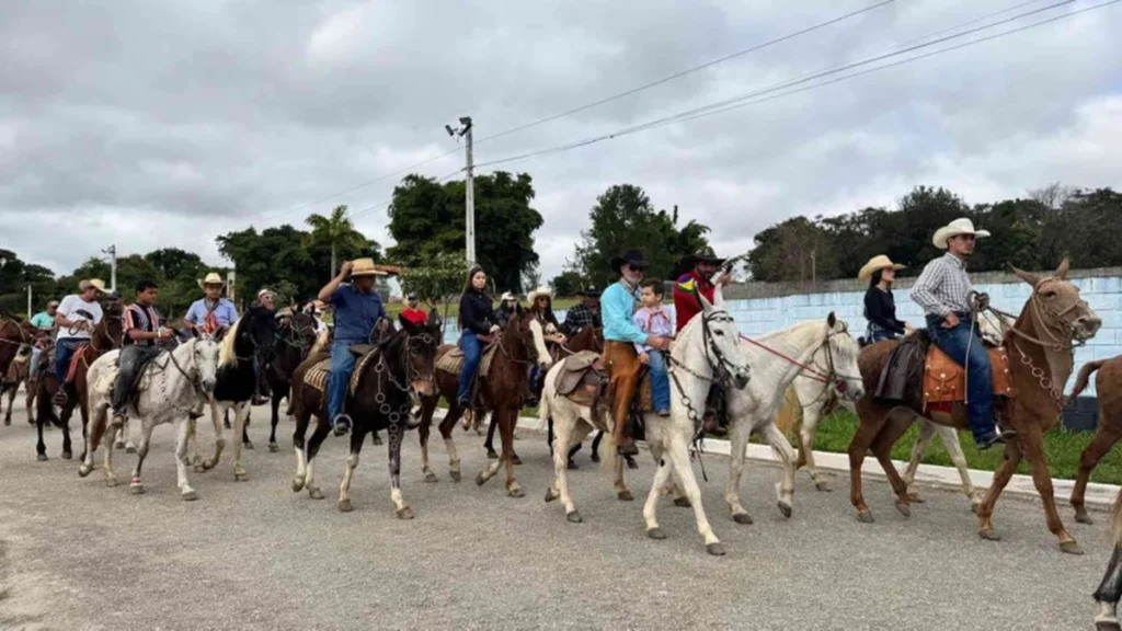 Desfile dos Tropeiros em Sorocaba reúne 3.800 cavalos e celebra tradição regional