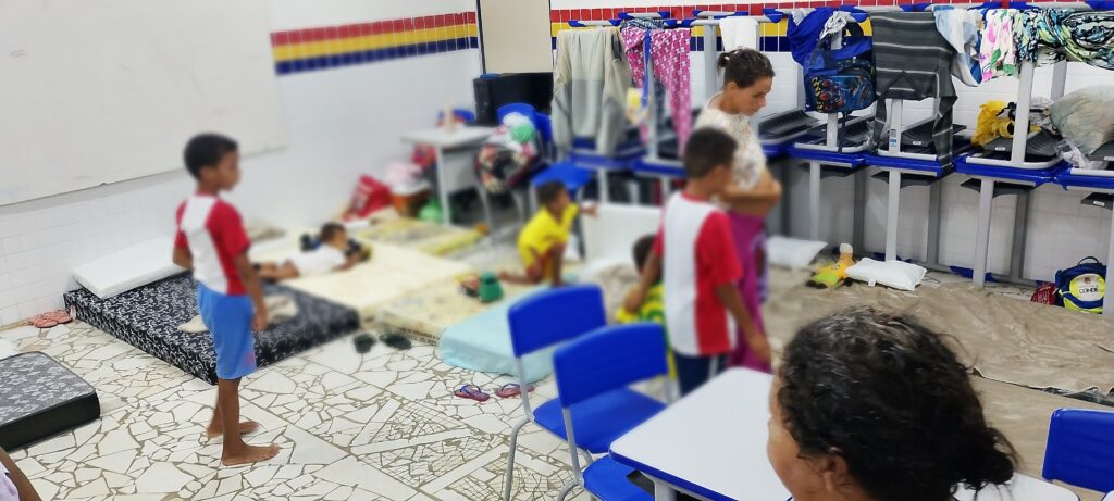 Chuva Forte em João Pessoa Deixa Famílias Desabrigadas e Escola se Torna Abrigo