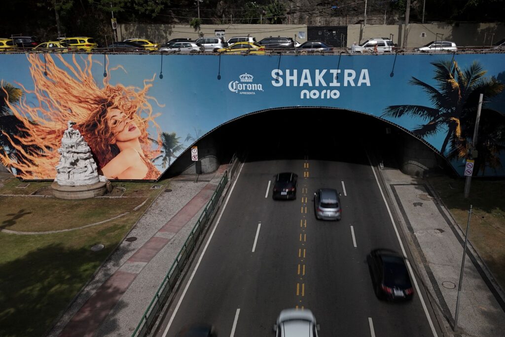 Colômbia Explora Soft Power de Shakira para Impulsionar Negócios no Brasil