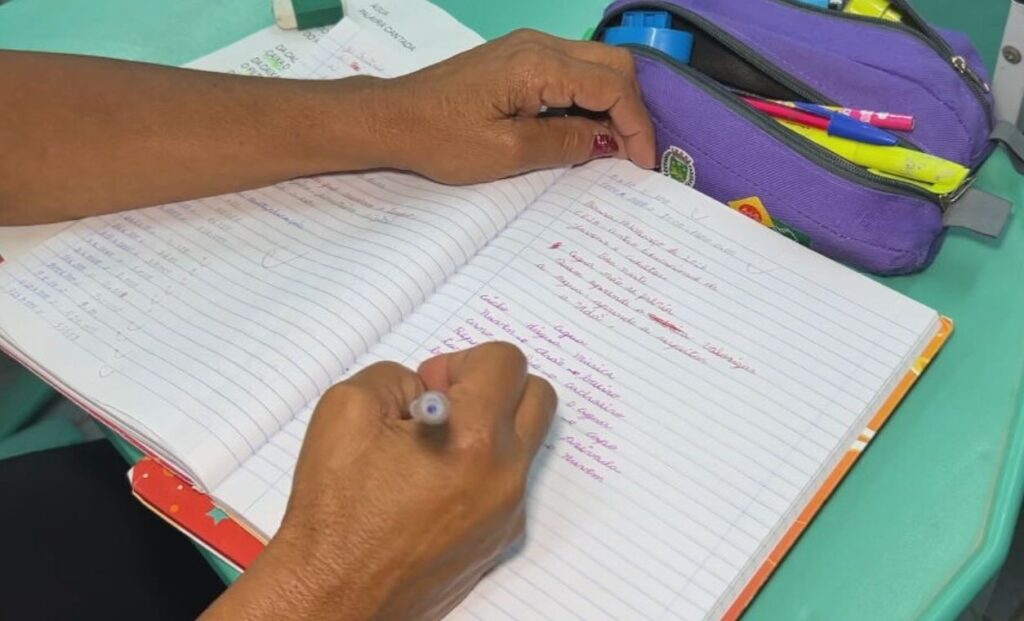 Educação de Jovens e Adultos: Uma Oportunidade para Combater o Analfabetismo no Interior de SP