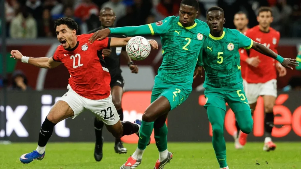 Filho de herói de 2002, Mamadou Sarr busca repetir feito histórico do Senegal contra França Filho de herói de 2002, Mamadou Sarr busca repetir feito histórico do Senegal contra França