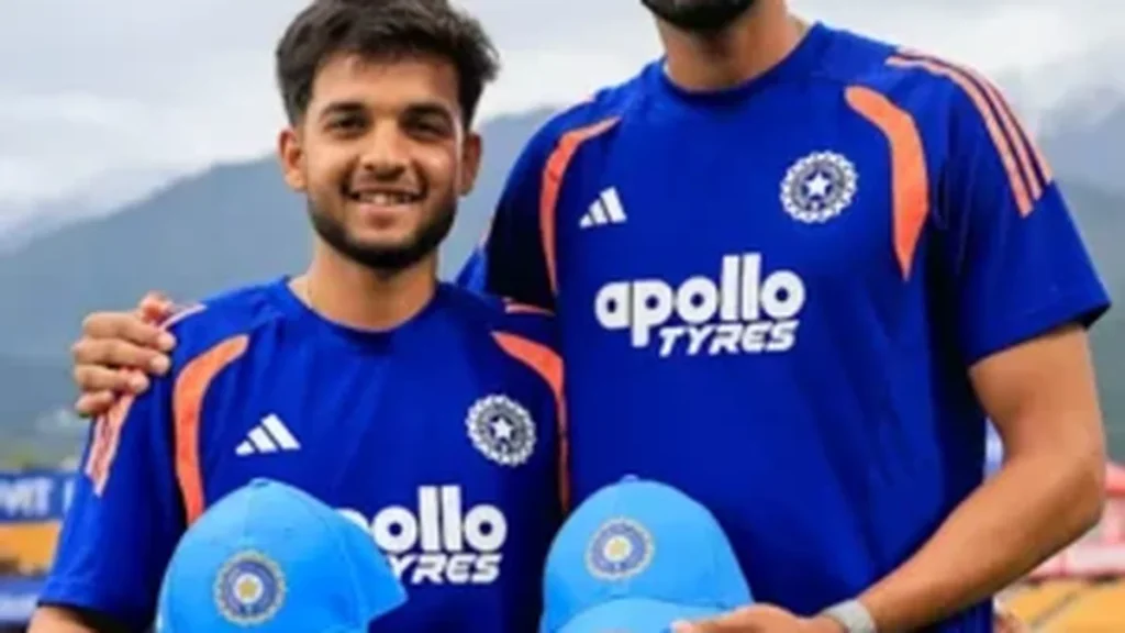 Harsh Dubey e Gurnoor Brar fazem estreia no ODI em jogo reduzido contra Afeganistão Harsh Dubey e Gurnoor Brar fazem estreia no ODI em jogo reduzido contra Afeganistão