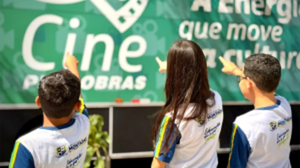 Projeto Cine Petrobras em São Paulo: Cinema Gratuito Leva Cultura a Tremembé e Região Projeto Cine Petrobras em São Paulo: Cinema Gratuito Leva Cultura a Tremembé e Região