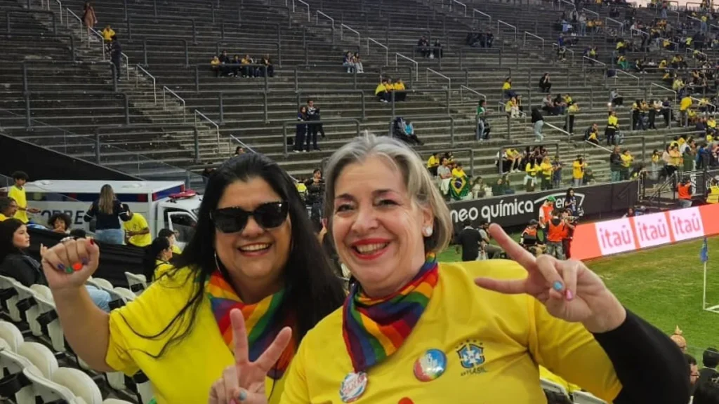 Mães Unidas no Jogo da Seleção Feminina e na Parada LGBTQIA+ em São Paulo