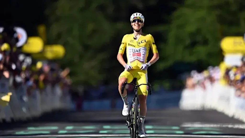 Tadej Pogacar domina Le Lioran e deixa Vingegaard sem chances, avalia campeão do Giro Tadej Pogacar domina Le Lioran e deixa Vingegaard sem chances, avalia campeão do Giro