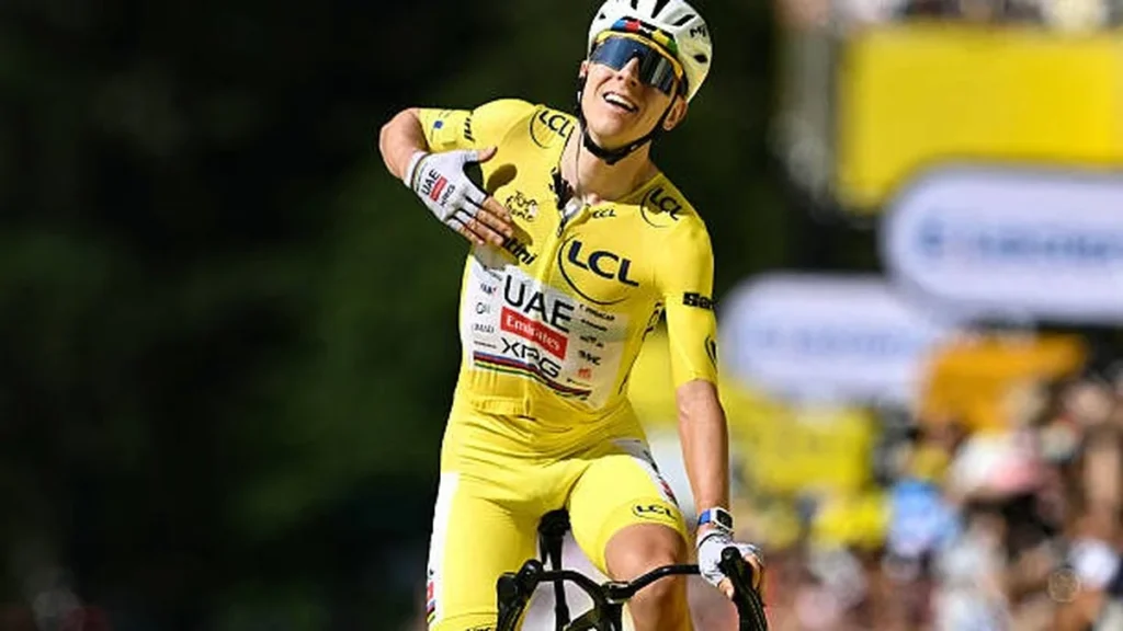 Tadej Pogačar ultrapassa Chris Froome e mira novos recordes no Tour de France