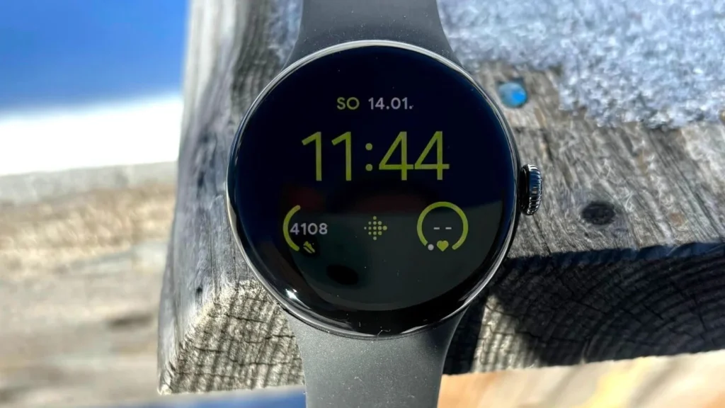 Conheça o Flight Scanner: app que transforma seu Pixel Watch em radar de voos em tempo real